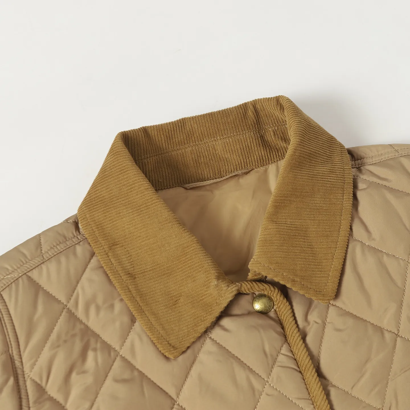 P530 High-quality women's style] RL Ralph Lauren's new diamond-shaped cotton jacket. The face is filled with imitation feather cotton. Three-in-one diamond-shaped quilted embroidery. Soft and comfortable. Warm and comfortable. Corduroy strips run through the whole body. No knots and no overlap. Artificial curling. Fine workmanship. Does not look bloated. The upper body is light and not bloated. Soft and comfortable. Highly recommended. Size: S M L